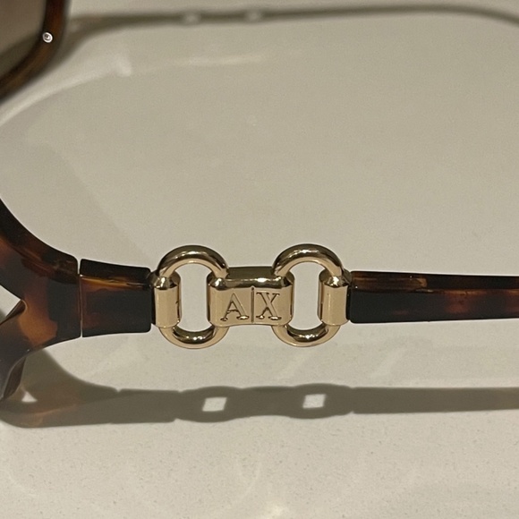 Armani Exchange & Ellen Tracy Sunglasses - Picture 6 of 12